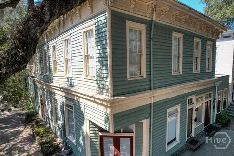 251 E Broad St #4, Savannah, GA 31401