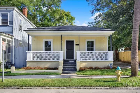 1126 E Waldburg St, Savannah, GA 31404