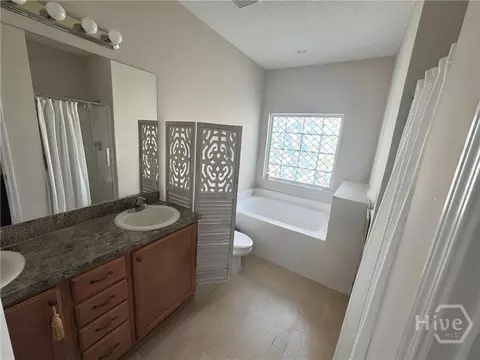 Bath - 4 N Boulder Cv, Savannah, GA 31419 photo 1 of 2