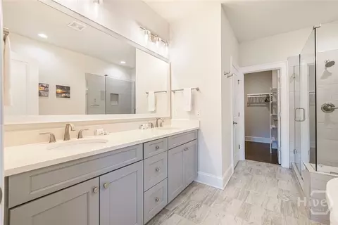 Bath - 453 Port St, Savannah, GA 31401 photo 1 of 4