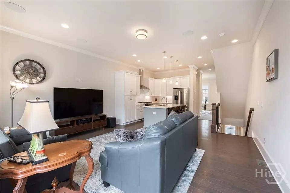 Living - 453 Port St, Savannah, GA 31401 photo 2 of 2