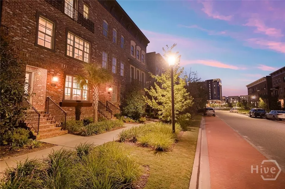 Exterior - 453 Port St, Savannah, GA 31401 photo 1 of 4