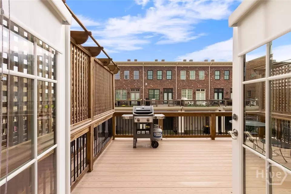 Exterior - 453 Port St, Savannah, GA 31401 photo 3 of 4