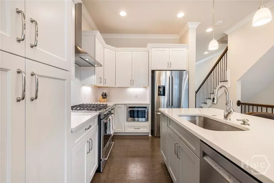 Kitchen - 453 Port St, Savannah, GA 31401 photo 4 of 5