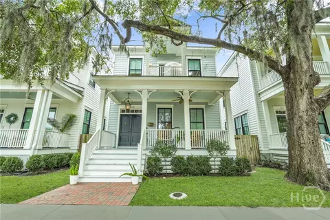 110 E 38th St, Savannah, GA 31401