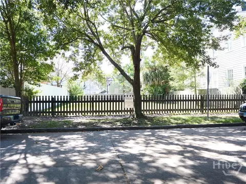 217 E Park Ave, Savannah, GA 31401