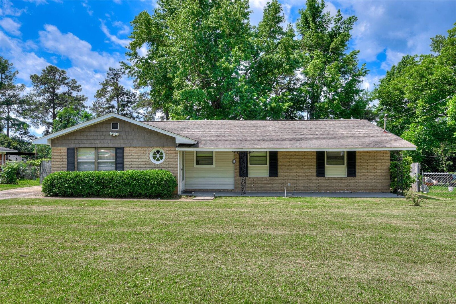 4030 Sweetbriar Dr  