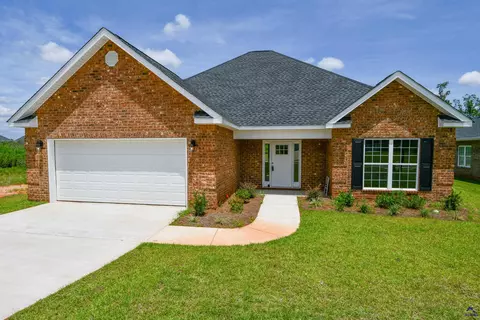 402 Lamplight Dr, Byron, GA 31008 photo 1