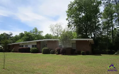 437 Orchard Ln, Sandersville, GA 31082
