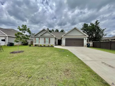 102 Locks Heath Ct, Perry, GA 31069 photo 1