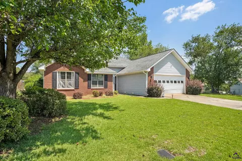 200 Pebblebrook, Warner Robins, GA 31088 photo 1