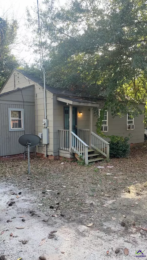 1196 Harley St, Macon, GA 31206