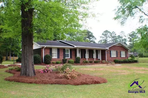 214 Brookwood Dr, Dublin, GA 31021