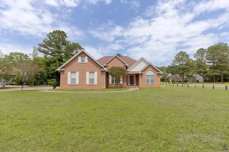 200 N Hamptons Pl, Perry, GA 31069 44 Photos Movoto