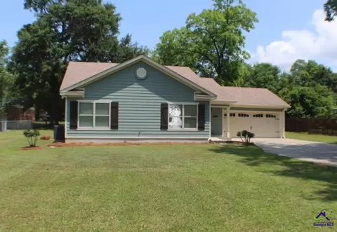 203 Westview Dr, Dublin, GA 31021