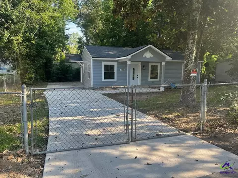 209 Carroll Dr, Warner Robins, GA 31088 photo 1