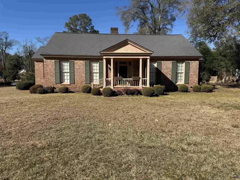 601 Engram St, Montezuma, GA 31063