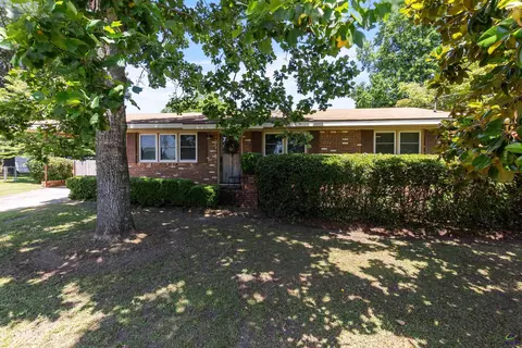 403 Davis Dr, Centerville, GA 31028 photo 1