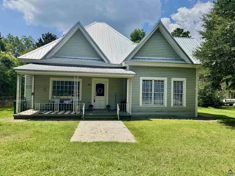 513 College St, Dawson, GA 39842