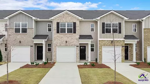 126 Kenmore Cir, Perry, GA 31069