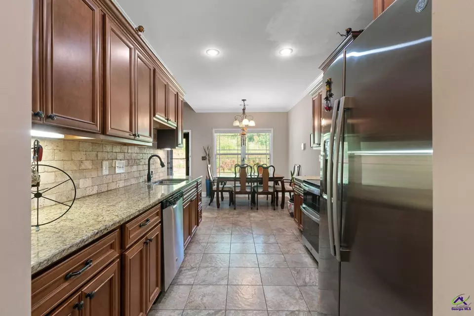 Kitchen - 147 Summer Grove Ln, Macon, GA 31206 photo 4 of 4