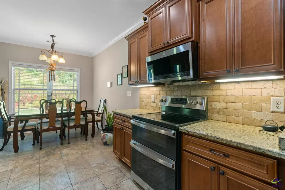 Kitchen - 147 Summer Grove Ln, Macon, GA 31206 photo 2 of 4