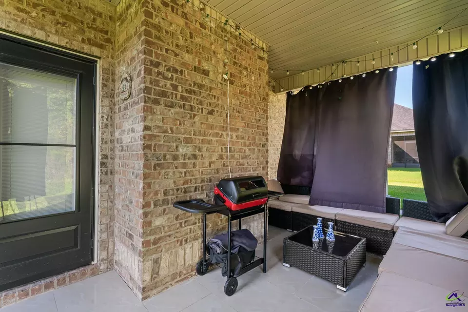 Exterior - 147 Summer Grove Ln, Macon, GA 31206 photo 3 of 6