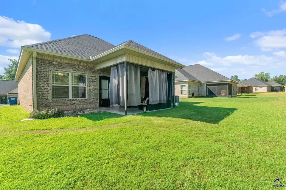 Exterior - 147 Summer Grove Ln, Macon, GA 31206 photo 5 of 6
