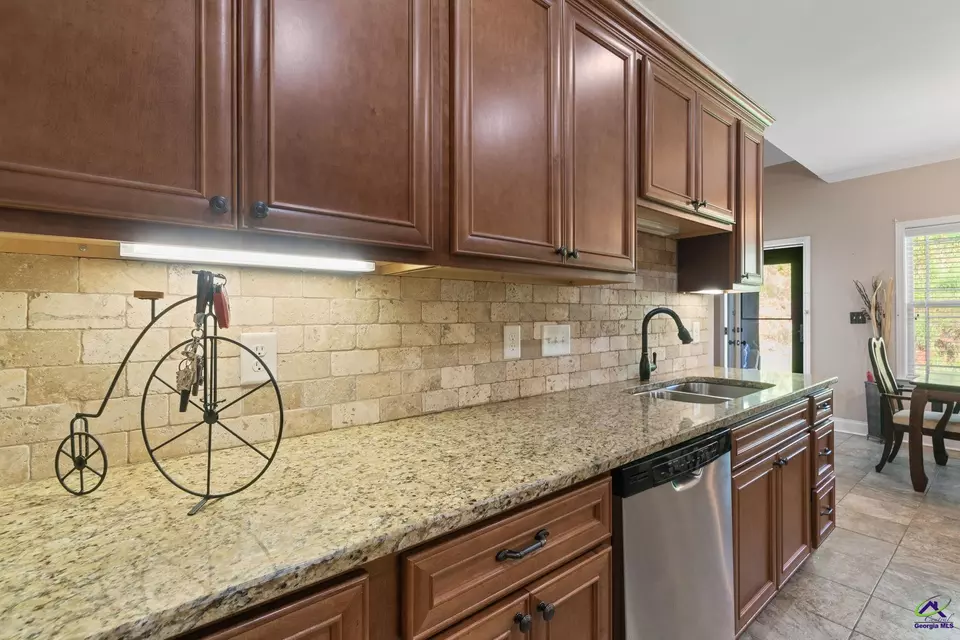 Kitchen - 147 Summer Grove Ln, Macon, GA 31206 photo 3 of 4
