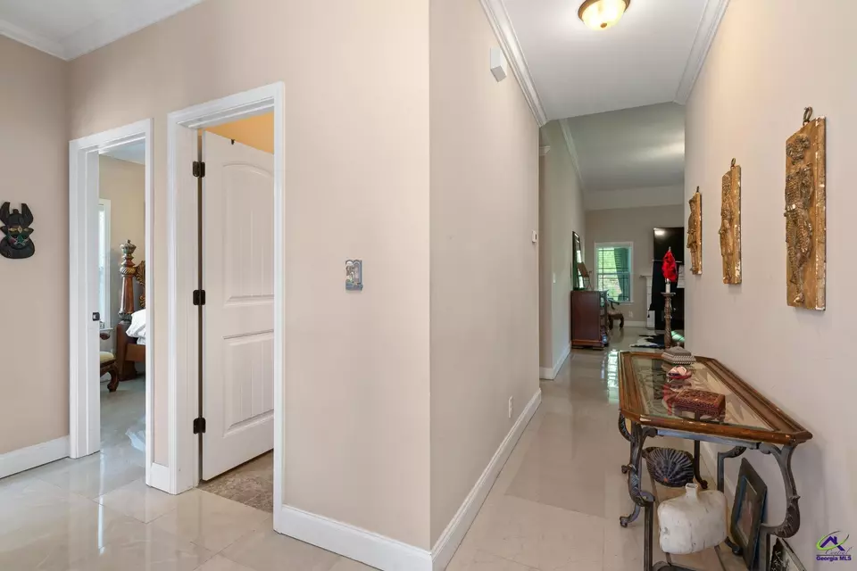 Entry Way - 147 Summer Grove Ln, Macon, GA 31206 photo 4 of 7