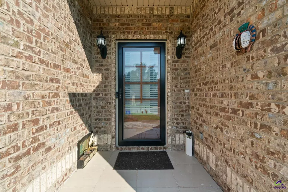 Entry Way - 147 Summer Grove Ln, Macon, GA 31206 photo 1 of 7