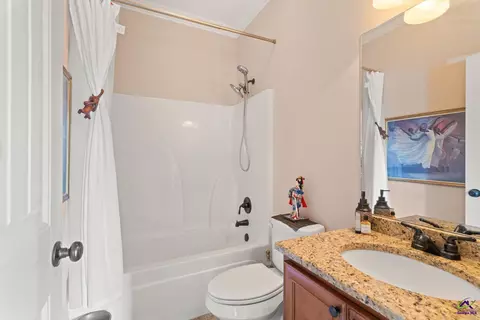Bath - 147 Summer Grove Ln, Macon, GA 31206 photo 1 of 6