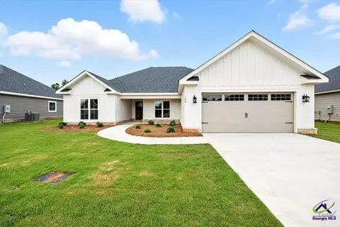 106 Nash Ct, Perry, GA 31069