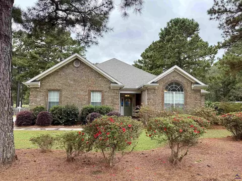 303 Idle Pines Dr, Perry, GA 31069