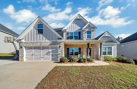 438 Newport Ave, Kathleen, GA 31047