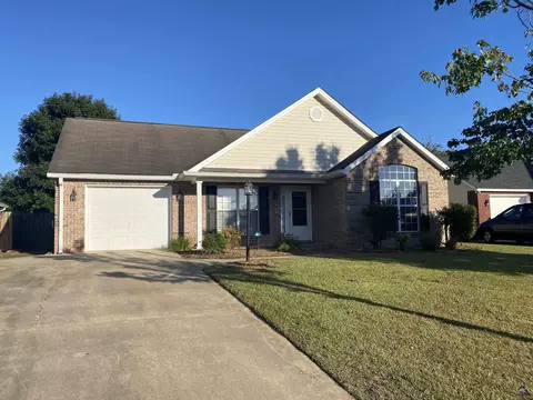 221 Stirling Bridge Dr, Warner Robins, GA 31088