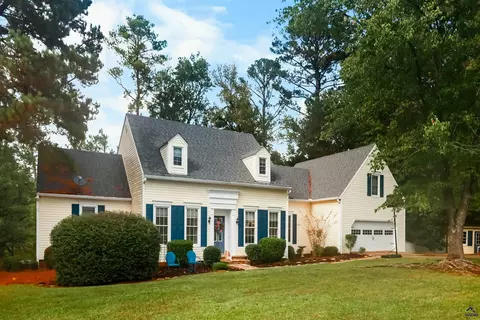 2193 Plantation Dr, Macon, GA 31211