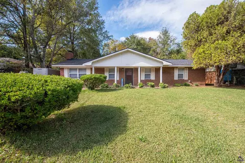 111 Briarwood Dr, Warner Robins, GA 31093