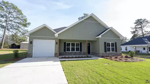 264 Ann St, Cochran, GA 31014