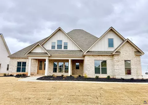 303 Bristleleaf Path, Kathleen, GA 31047