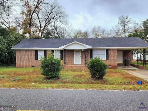 7 Highland Dr, Hawkinsville, GA 31036