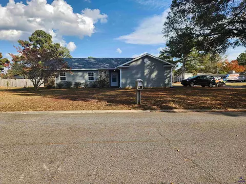 100 Northspring Dr, Warner Robins, GA 31093 photo 1