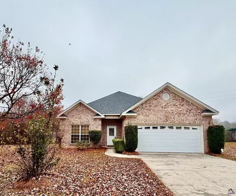 132 Montrose Ln, Centerville, GA 31028