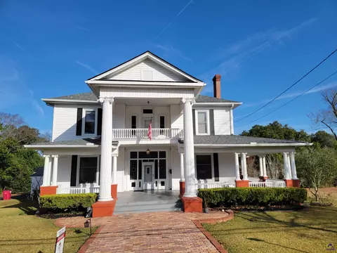 26 Merritt St, Hawkinsville, GA 31036