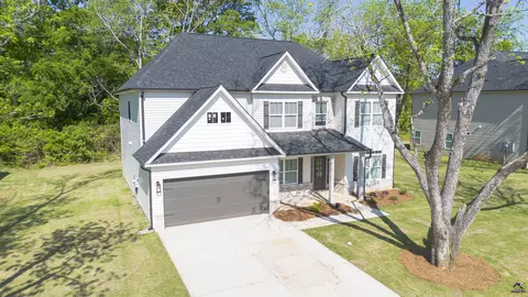 122 Bluecoat Trl, Byron, GA 31008