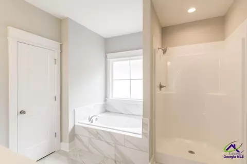 Bath - 522 Bristleleaf Path, Kathleen, GA 31047 photo 2 of 3