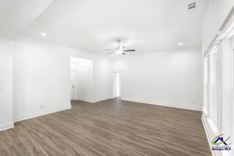 Living - 522 Bristleleaf Path, Kathleen, GA 31047 photo 2 of 2