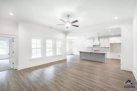 Living - 522 Bristleleaf Path, Kathleen, GA 31047 photo 1 of 2