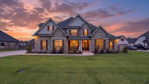210 Bristleleaf Path, Kathleen, GA 31047