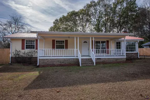 9 Friar Tuck Rd, Reynolds, GA 31076